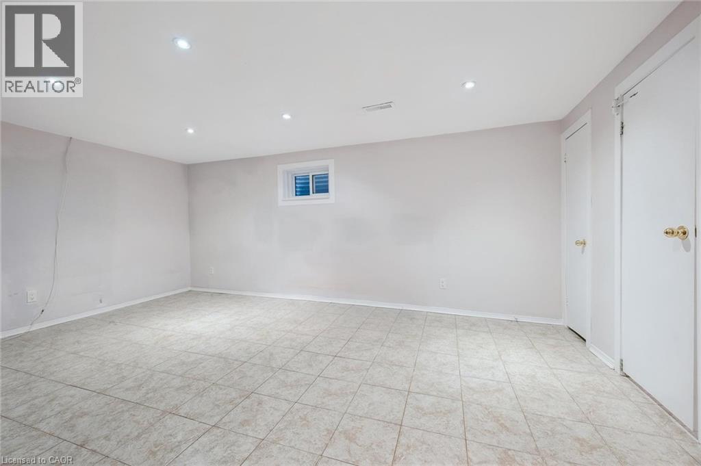 3173 Gwendale Crescent, Mississauga, Ontario  L5A 3B6 - Photo 32 - 40787735