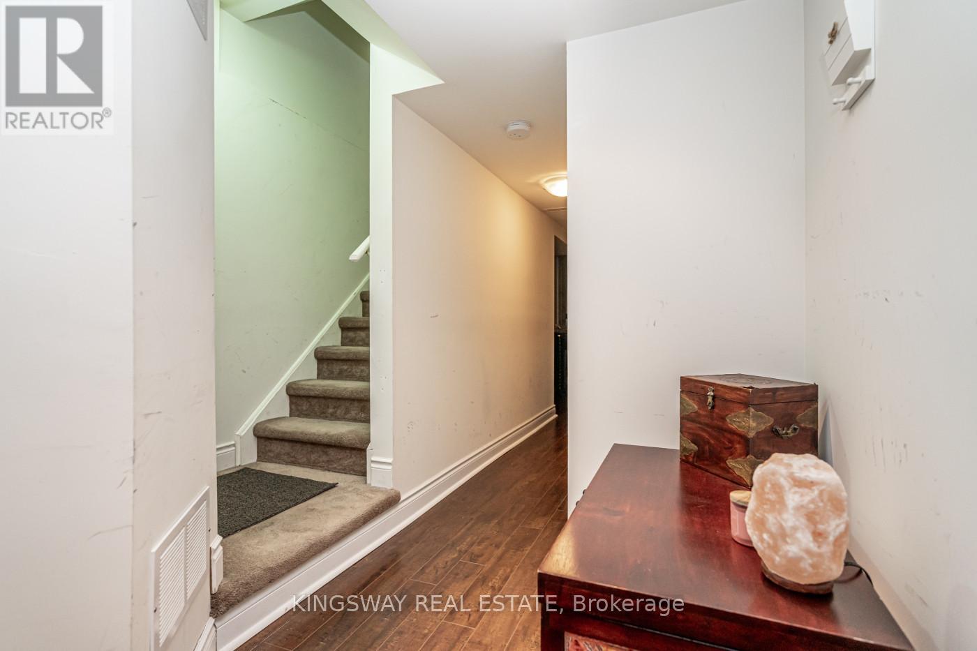 3670 Banff Court, Mississauga, Ontario L5N 7A2 - Photo 27 - W12553528