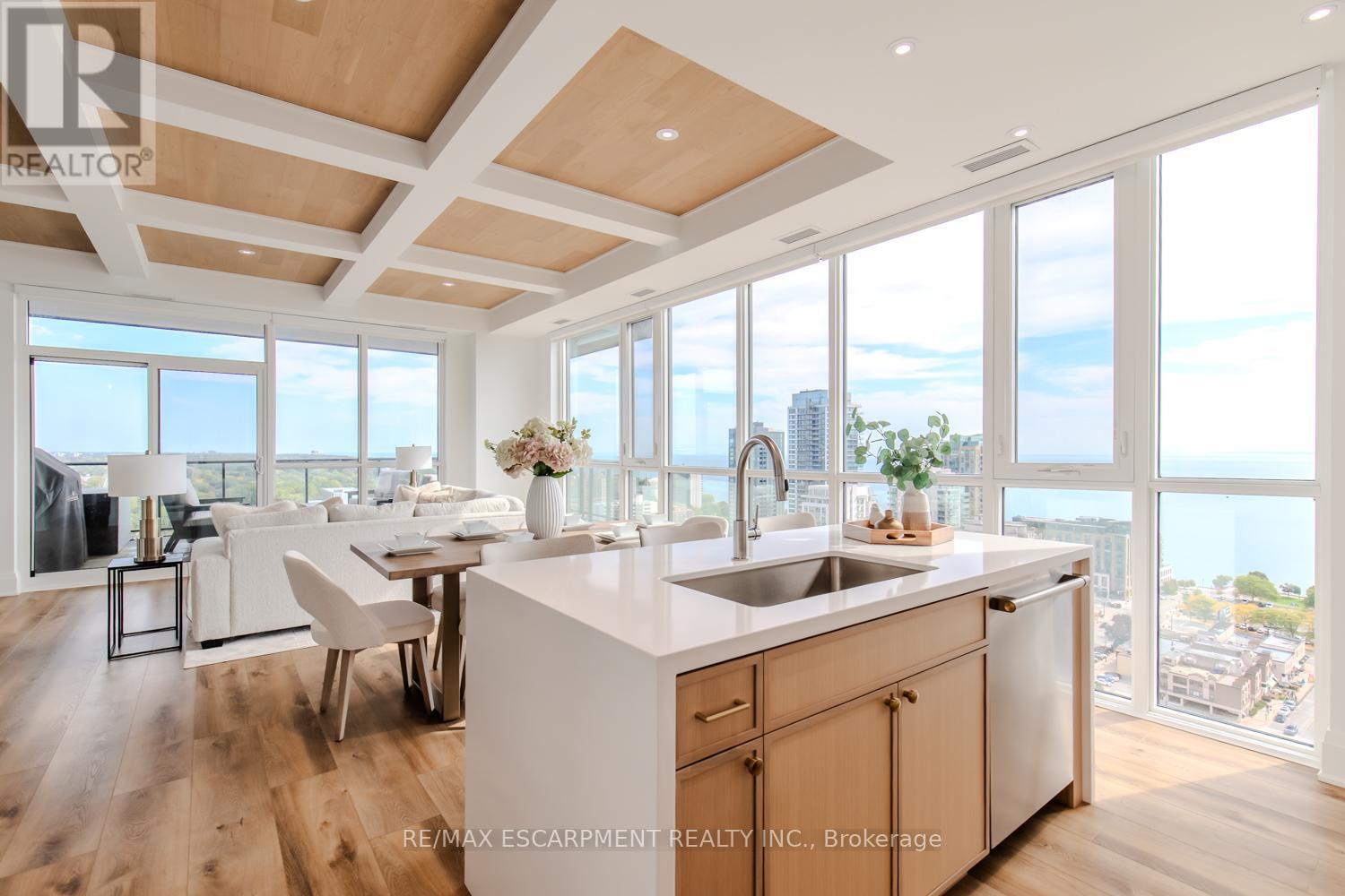 2102 - 2007 James Street, Burlington, Ontario L7R 0G7 - Photo 14 - W12553536