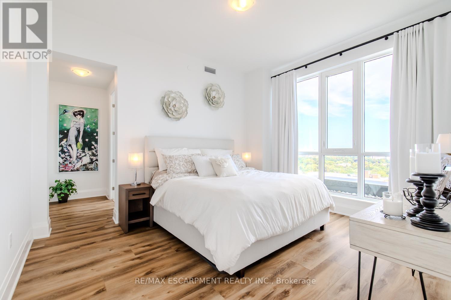 2102 - 2007 James Street, Burlington, Ontario L7R 0G7 - Photo 25 - W12553536