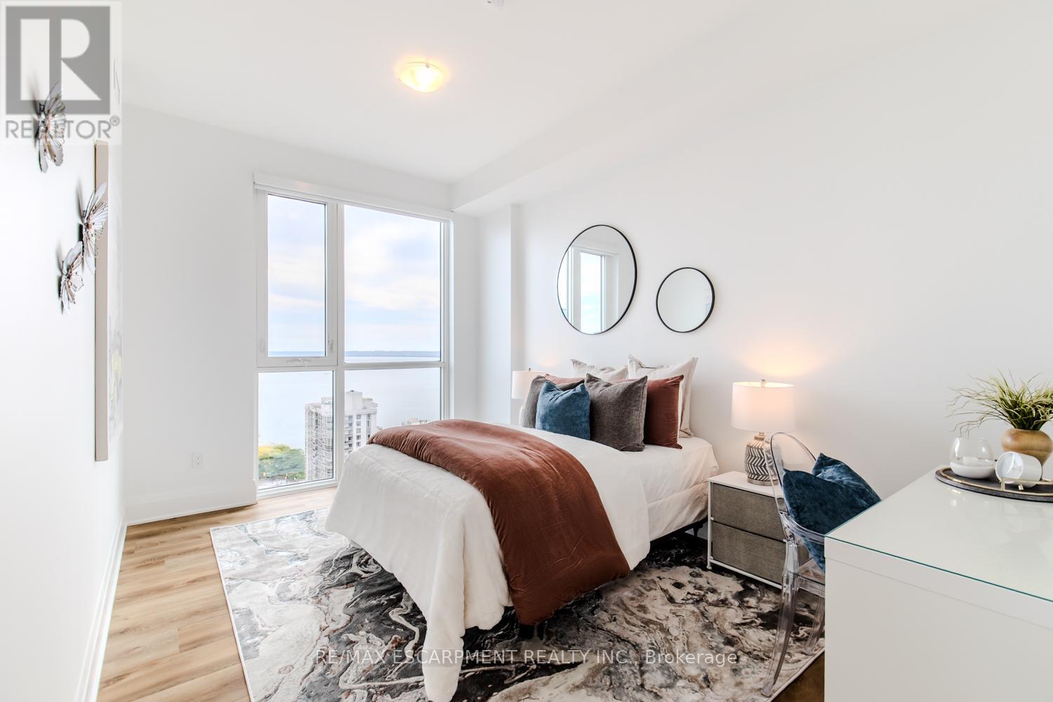 2102 - 2007 James Street, Burlington, Ontario L7R 0G7 - Photo 28 - W12553536