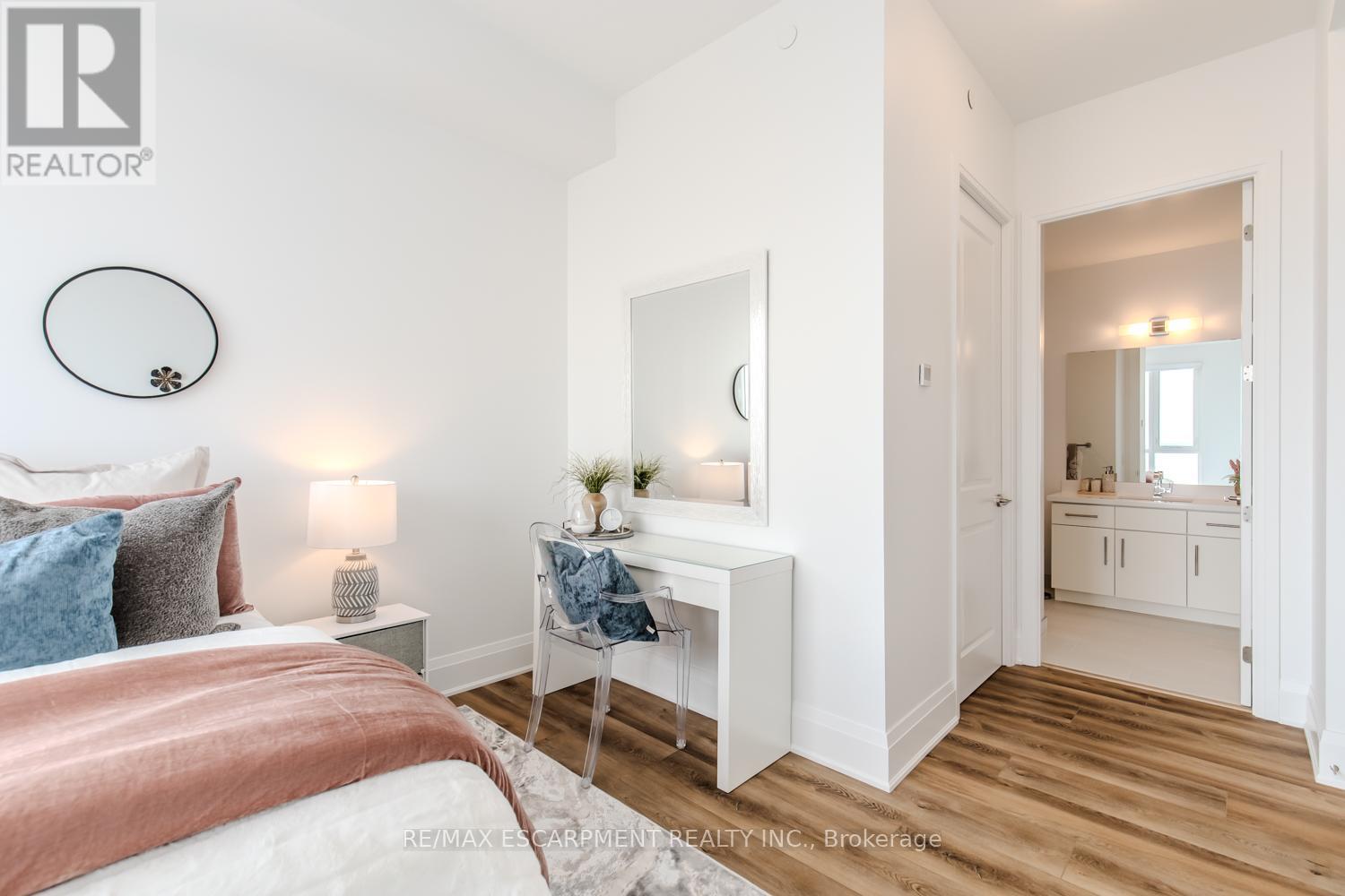 2102 - 2007 James Street, Burlington, Ontario L7R 0G7 - Photo 29 - W12553536