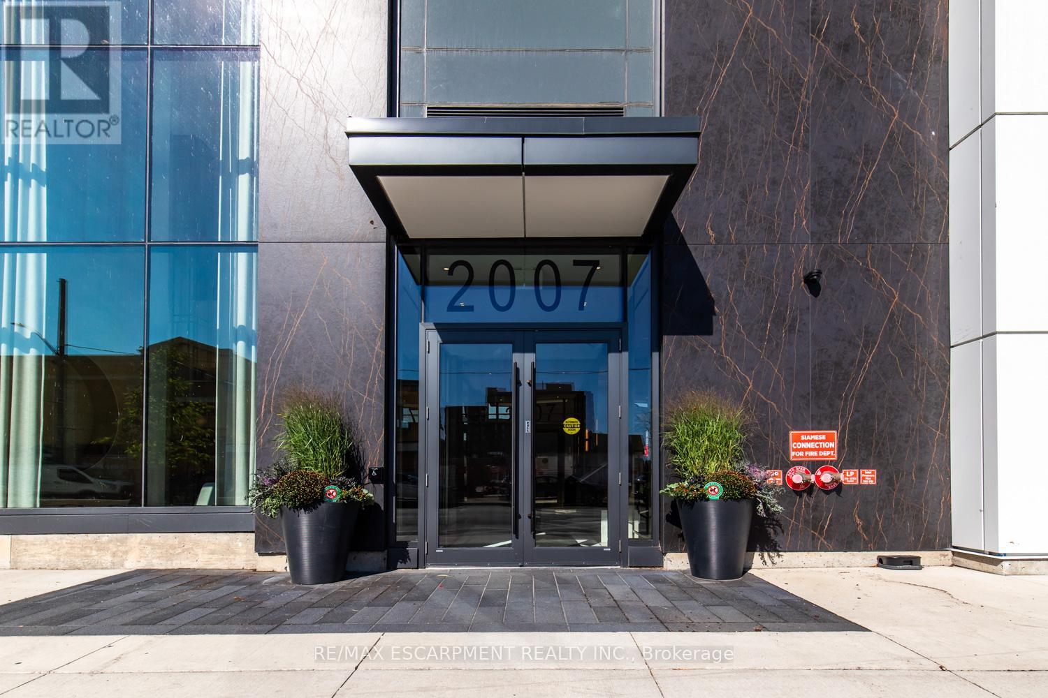 2102 - 2007 James Street, Burlington, Ontario L7R 0G7 - Photo 3 - W12553536