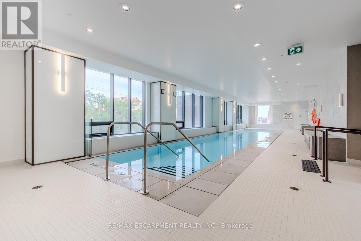 2102 - 2007 James Street, Burlington, Ontario L7R 0G7 - Photo 34 - W12553536