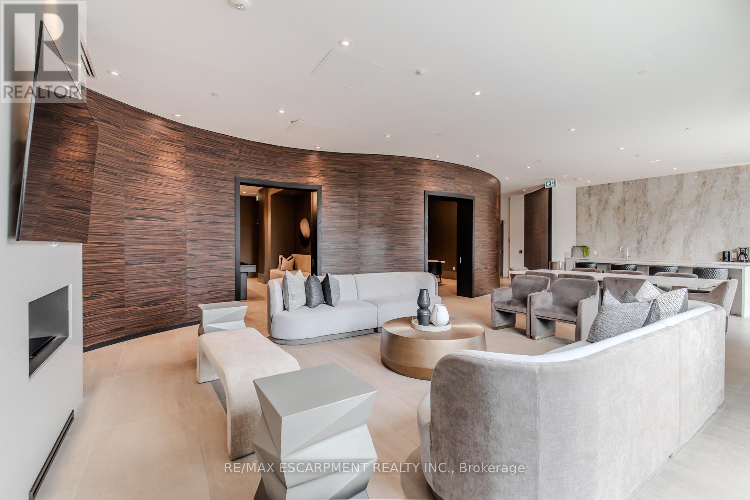 2102 - 2007 James Street, Burlington, Ontario L7R 0G7 - Photo 38 - W12553536