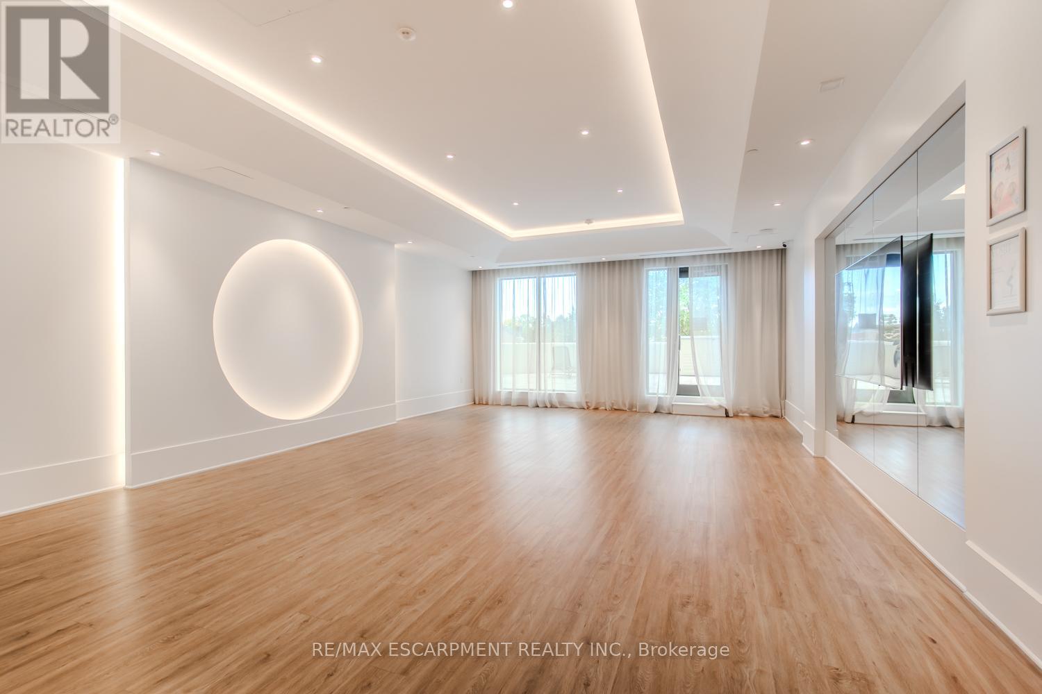 2102 - 2007 James Street, Burlington, Ontario L7R 0G7 - Photo 40 - W12553536