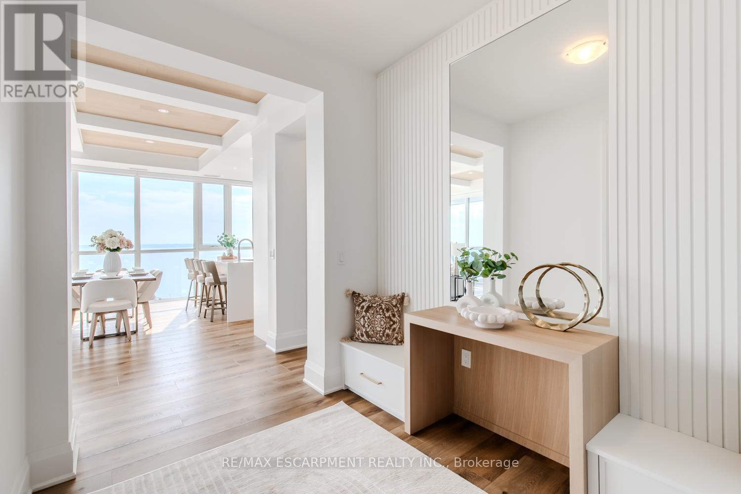 2102 - 2007 James Street, Burlington, Ontario L7R 0G7 - Photo 7 - W12553536