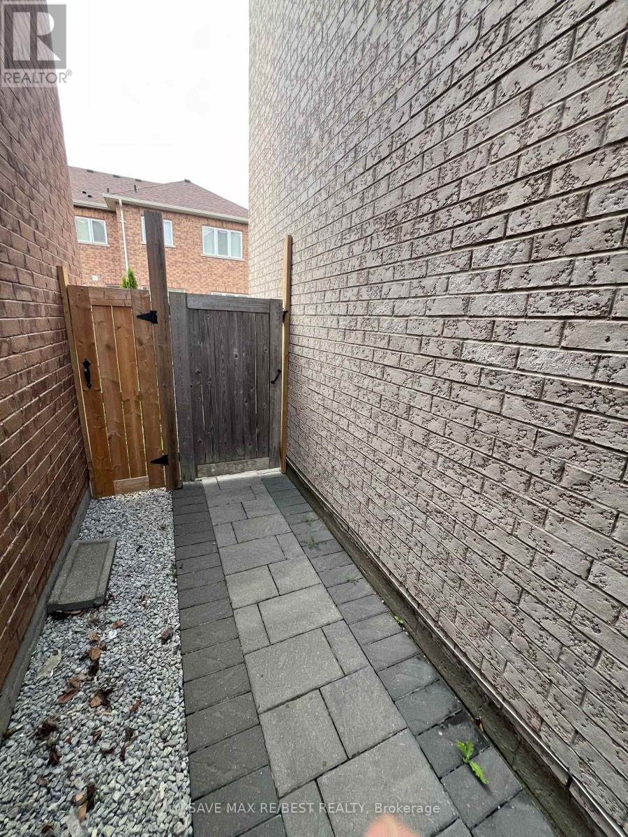 Basement - 8 Yardmaster Drive, Brampton, Ontario  L7A 0B5 - Photo 4 - W12553540