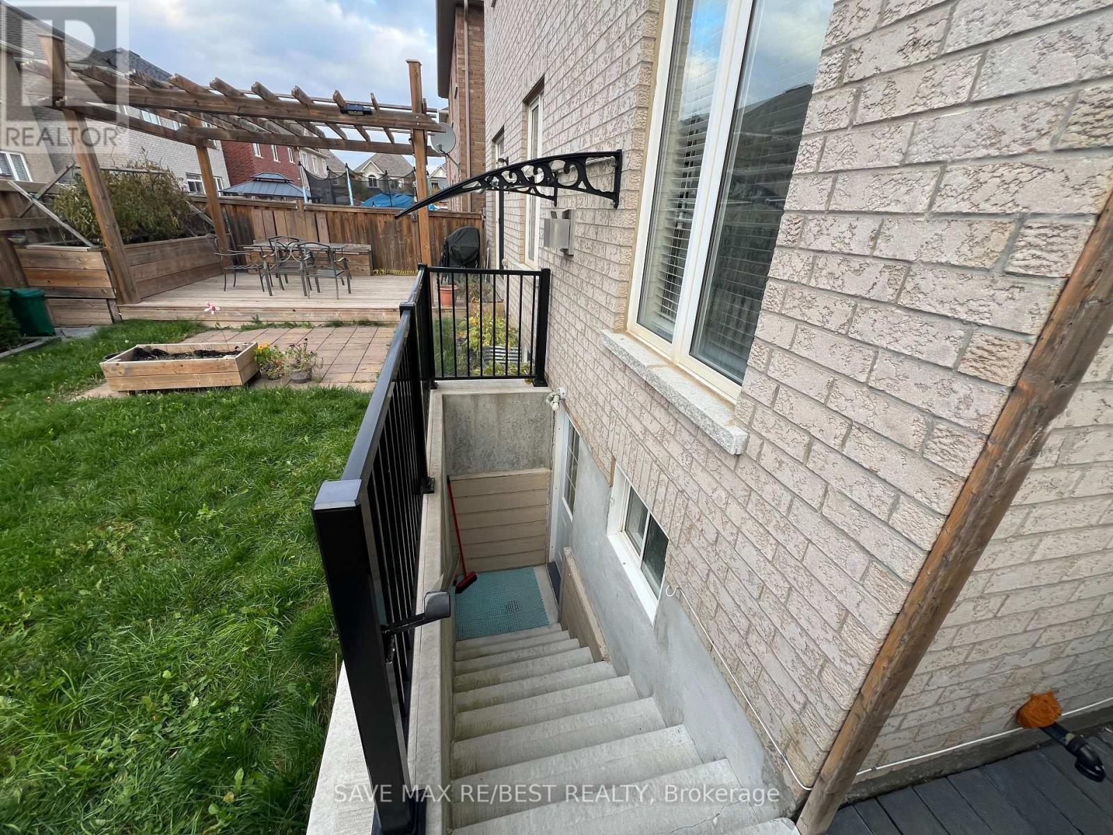 Basement - 8 Yardmaster Drive, Brampton, Ontario  L7A 0B5 - Photo 5 - W12553540