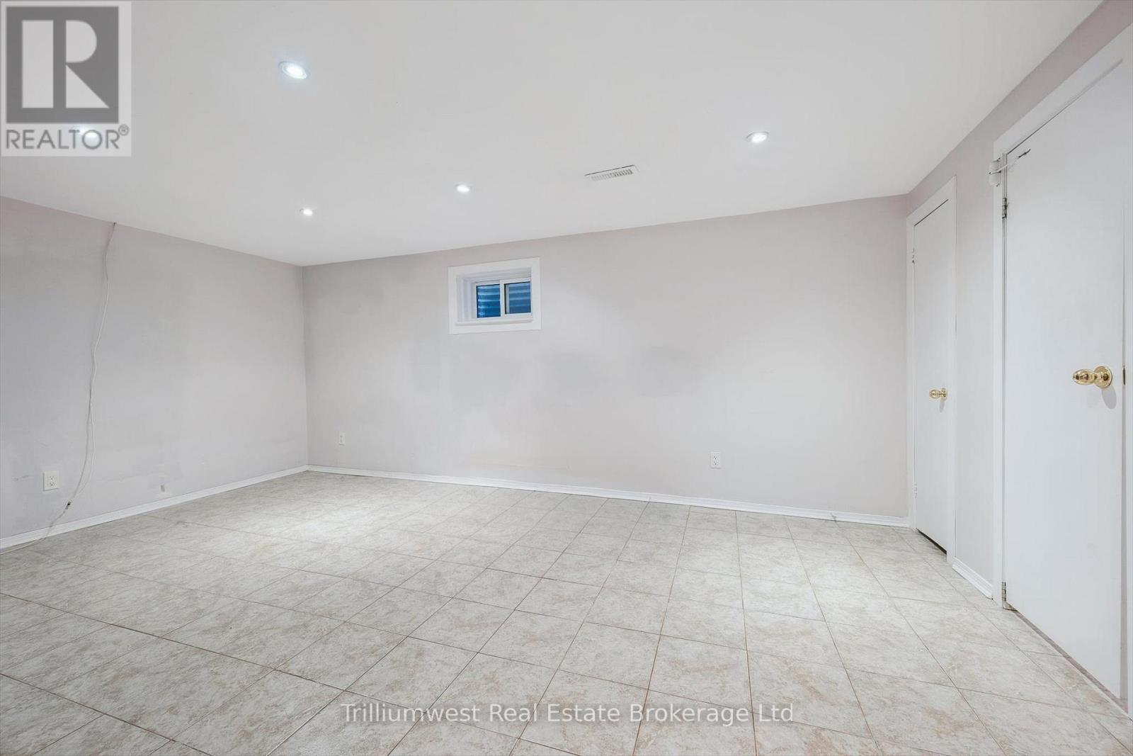 3173 Gwendale Crescent, Mississauga, Ontario  L5A 3B6 - Photo 32 - W12539552