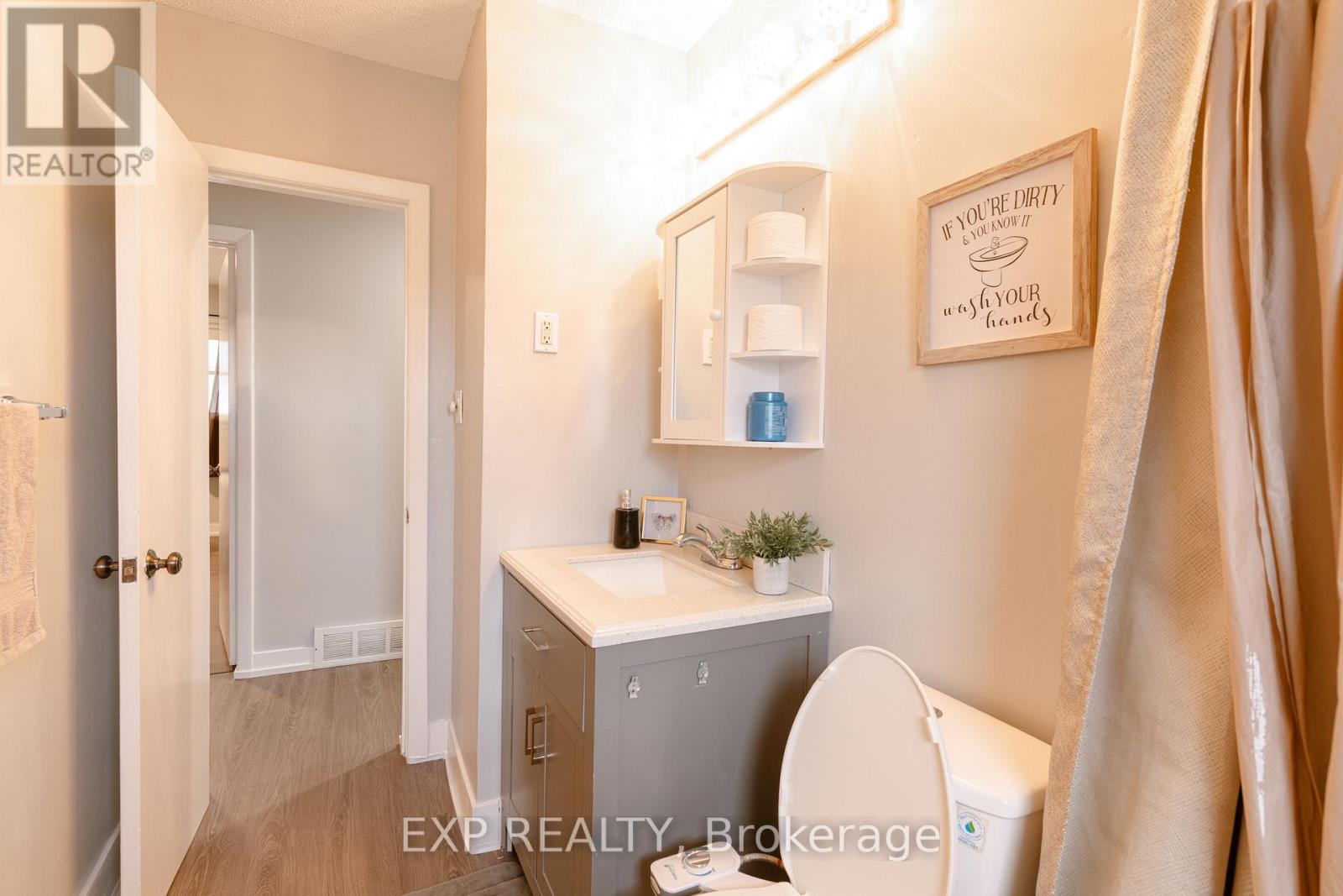 280 Wilson Avenue, Kitchener, Ontario  N2C 1H4 - Photo 22 - X12553514