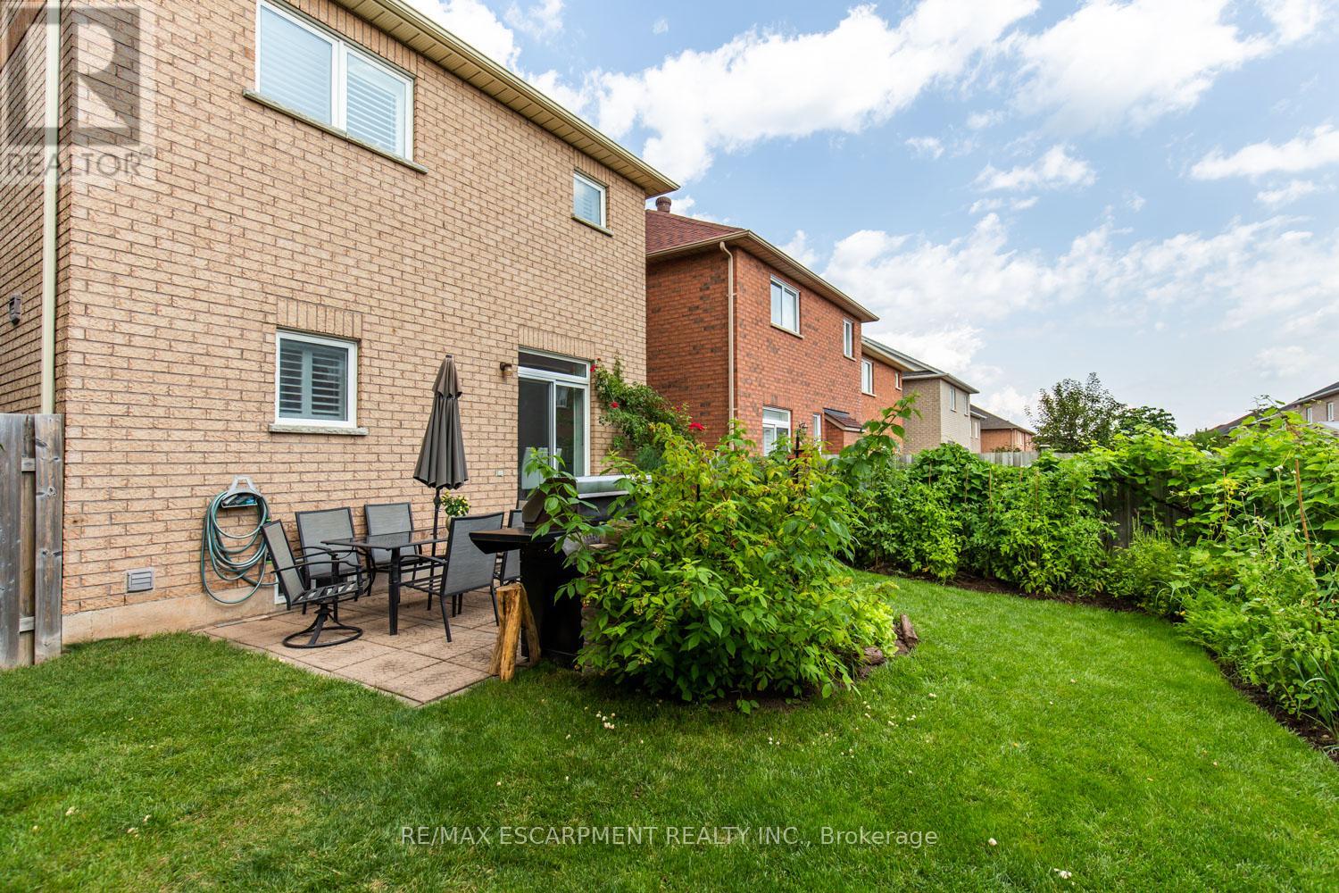 109 Peachwood Crescent, Hamilton, Ontario L8E 5Z7 - Photo 31 - X12553542