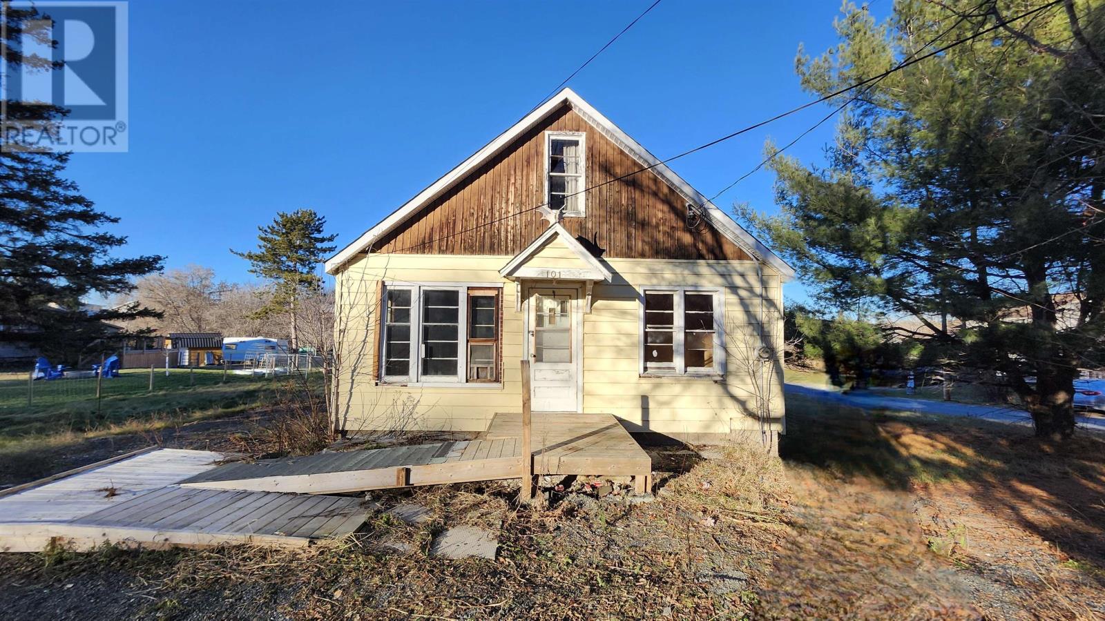 101 Charles Street, Kenora, Ontario