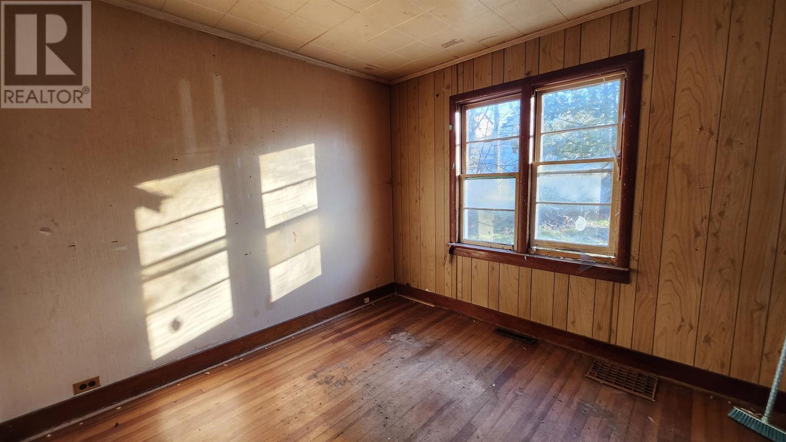 101 Charles Street, Kenora, Ontario P0X 1C0 - Photo 14 - TB253493