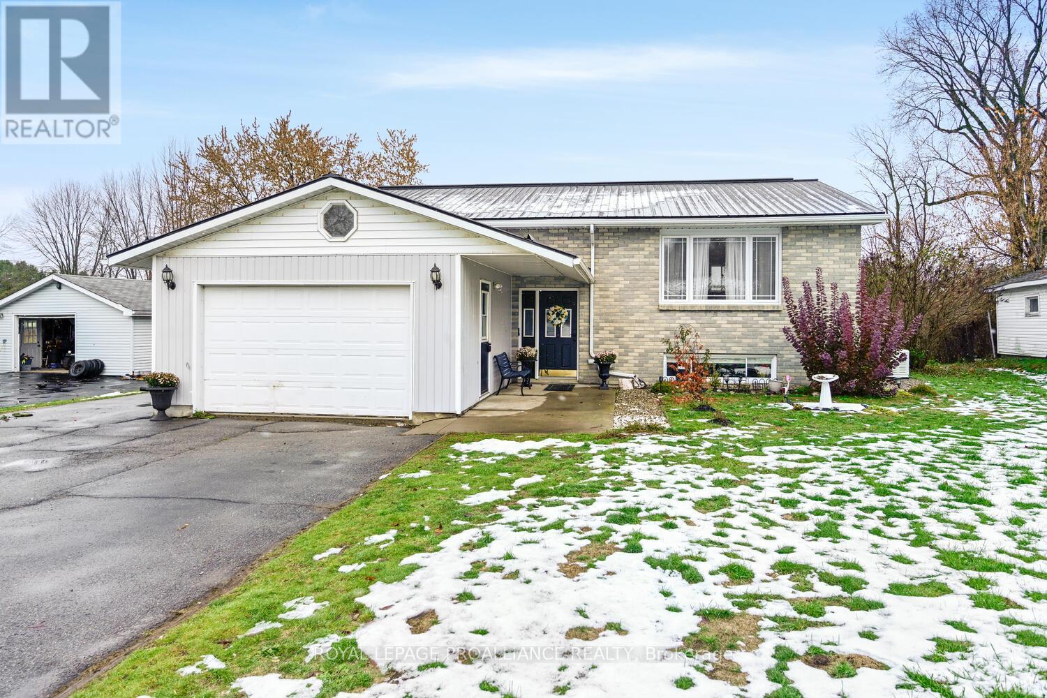 4087 County 29 Road, Elizabethtown-Kitley, Ontario  K6V 5T4 - Photo 2 - X12553560