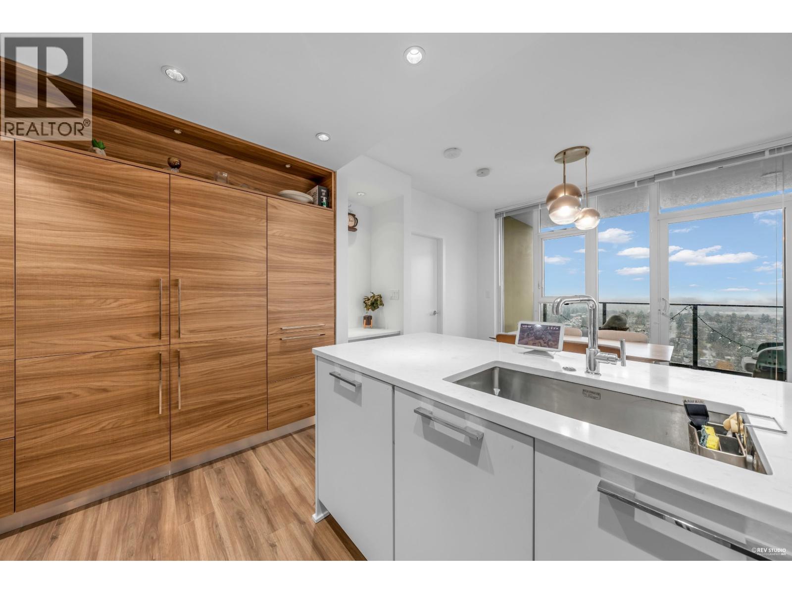 2010 7303 Noble Lane, Burnaby, British Columbia  V3N 0H2 - Photo 5 - R3068183