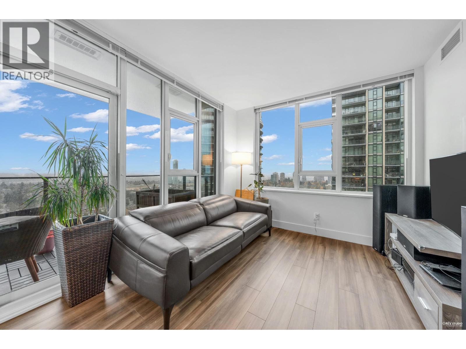 2010 7303 Noble Lane, Burnaby, British Columbia  V3N 0H2 - Photo 3 - R3068183