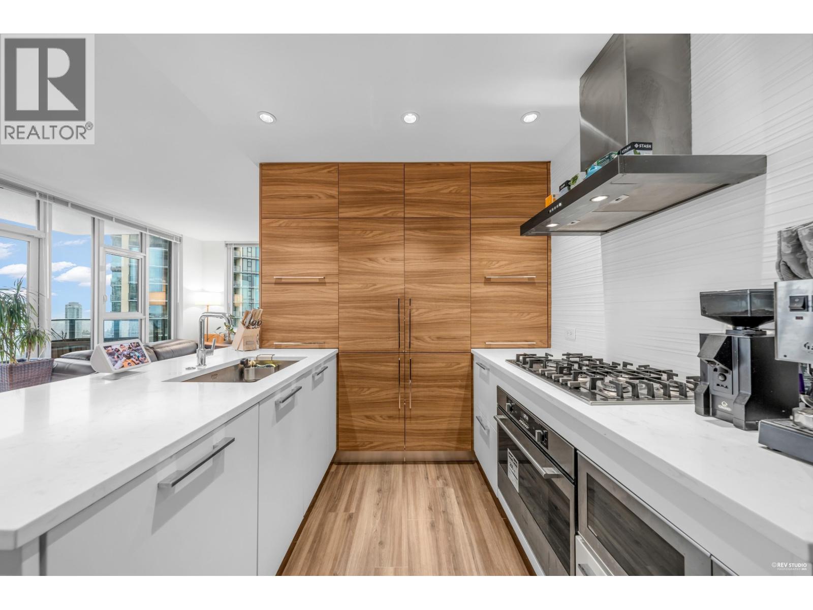 2010 7303 Noble Lane, Burnaby, British Columbia  V3N 0H2 - Photo 4 - R3068183