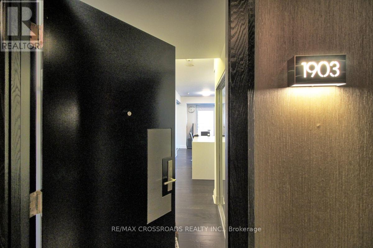 1903 - 1080 Bay Street, Toronto, Ontario  M5S 0A5 - Photo 2 - C12553546