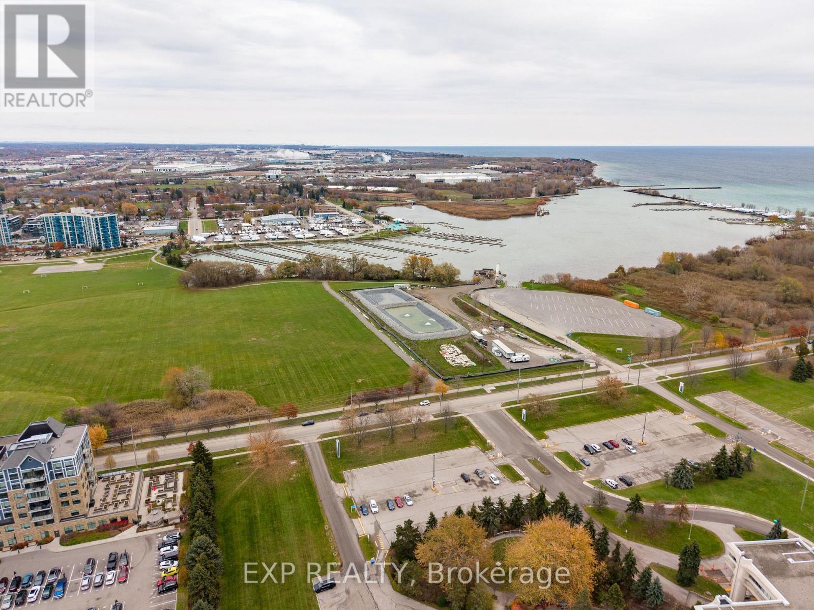 43 Longshore Way, Whitby, Ontario  L1N 0M1 - Photo 2 - E12553554