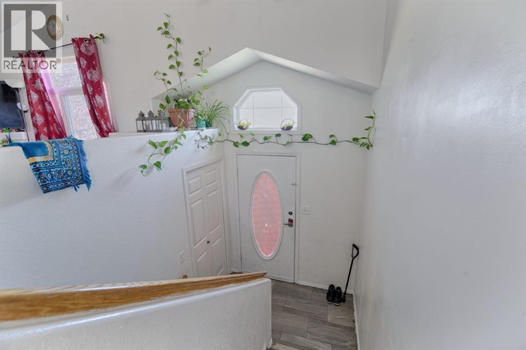 148 Jerry Potts Boulevard W, Lethbridge, Alberta  T1K 7G7 - Photo 2 - A2265167