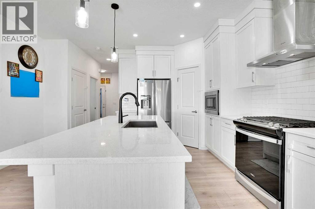 1517 Bayview Point Sw, Airdrie, Alberta  T4B 5K1 - Photo 10 - A2266938