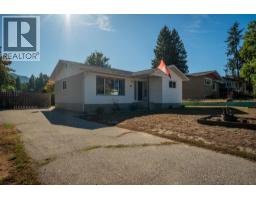 204 Pinewood Drive South Castlegar