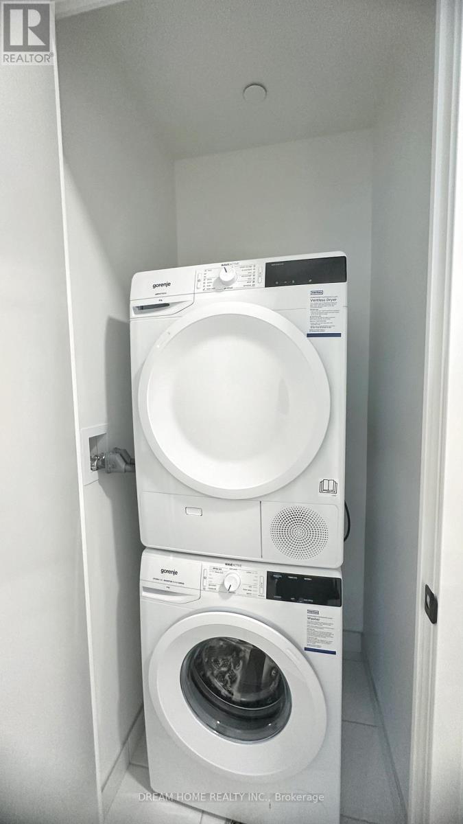 1915 - 8 Interchange Way, Vaughan, Ontario  L4K 0R2 - Photo 10 - N12553558