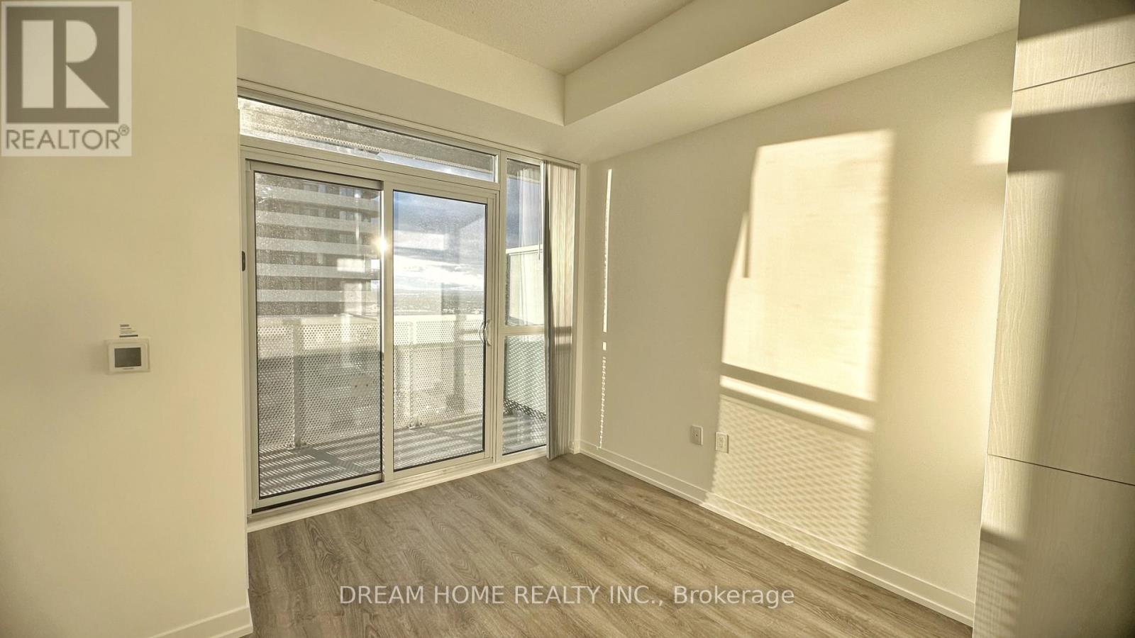 1915 - 8 Interchange Way, Vaughan, Ontario  L4K 0R2 - Photo 6 - N12553558