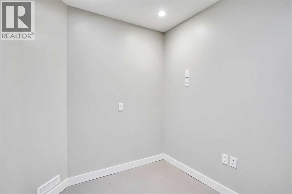 157 Rainbow Falls Boulevard, Chestermere, Alberta  T1X 0N6 - Photo 29 - A2254670