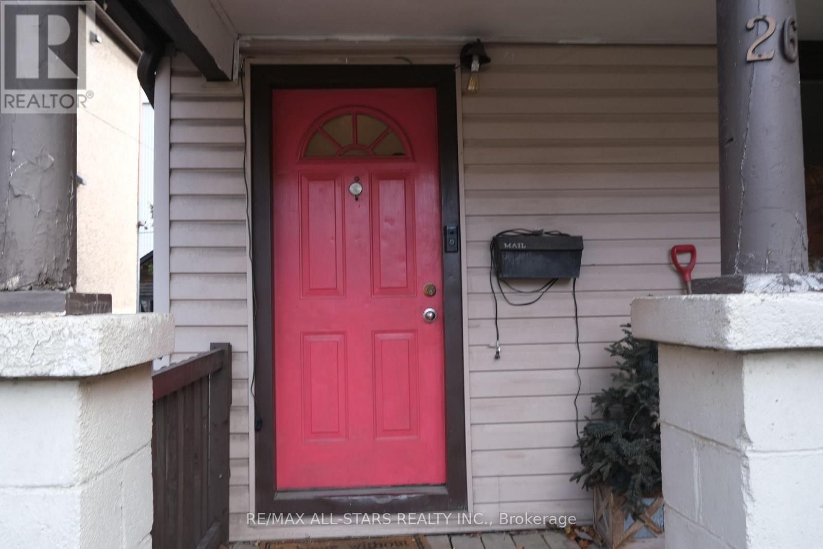 26 Niagara Street, Hamilton, Ontario  L8L 6A2 - Photo 4 - X12553552