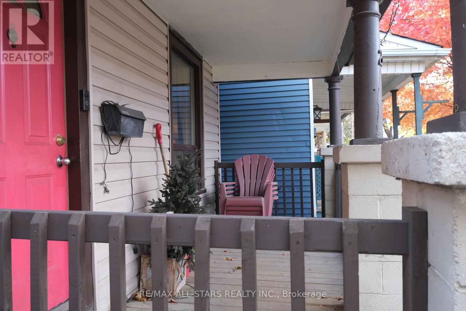 26 Niagara Street, Hamilton, Ontario  L8L 6A2 - Photo 5 - X12553552