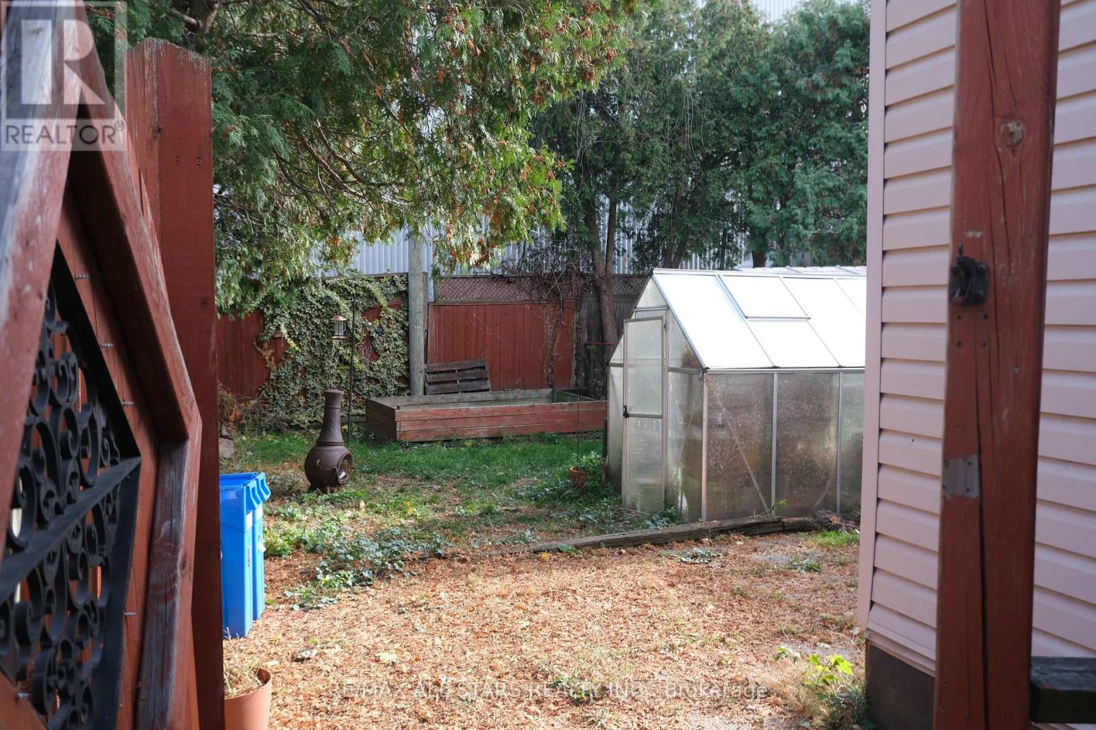 26 Niagara Street, Hamilton, Ontario  L8L 6A2 - Photo 6 - X12553552