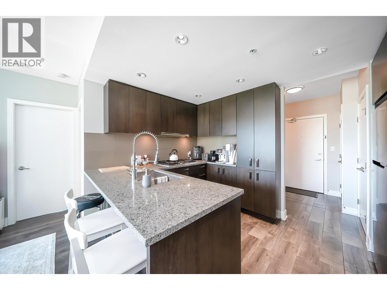 608 3008 Glen Drive, Coquitlam, British Columbia  V3B 0J5 - Photo 12 - R3060175