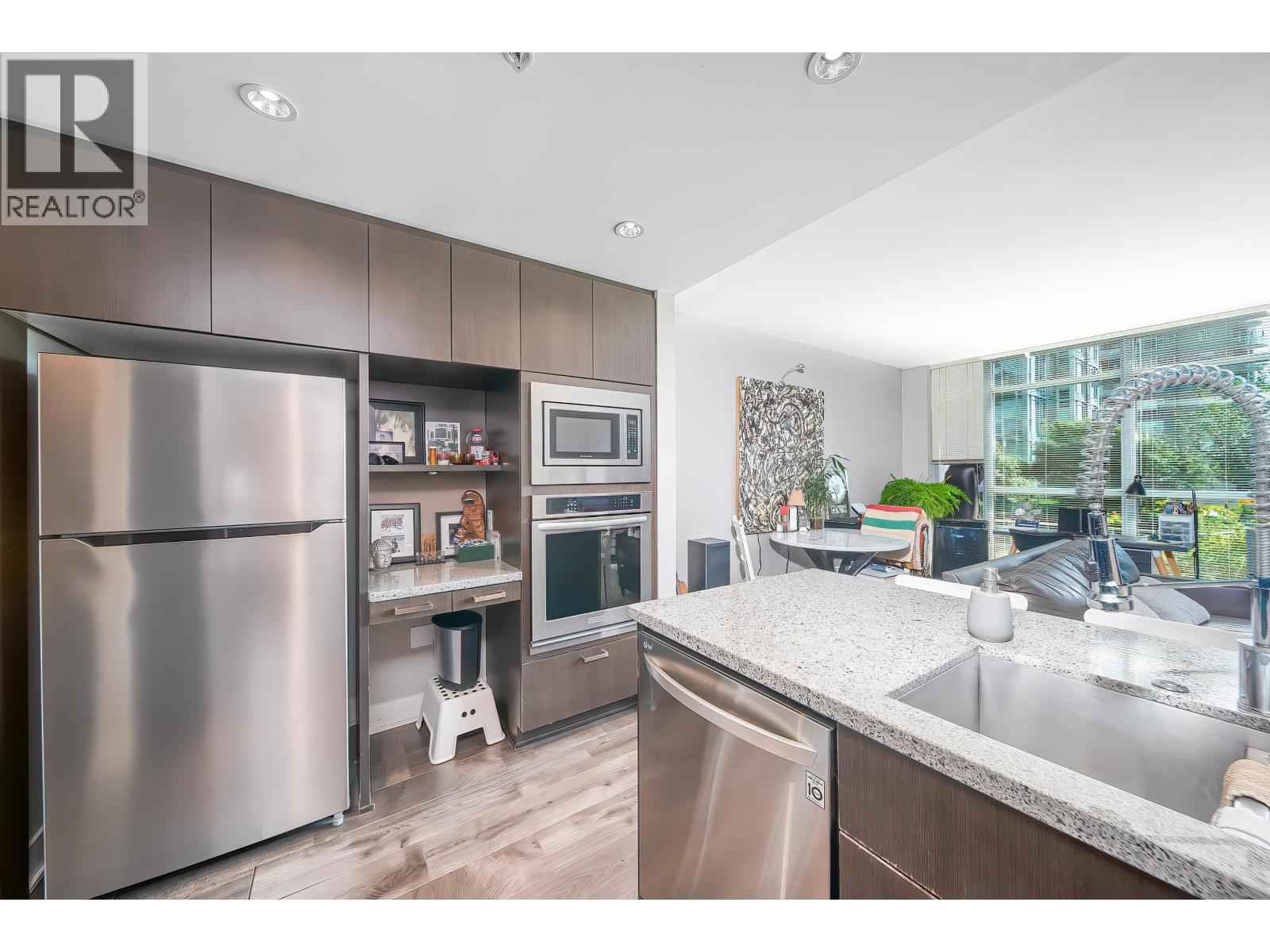 608 3008 Glen Drive, Coquitlam, British Columbia  V3B 0J5 - Photo 4 - R3060175