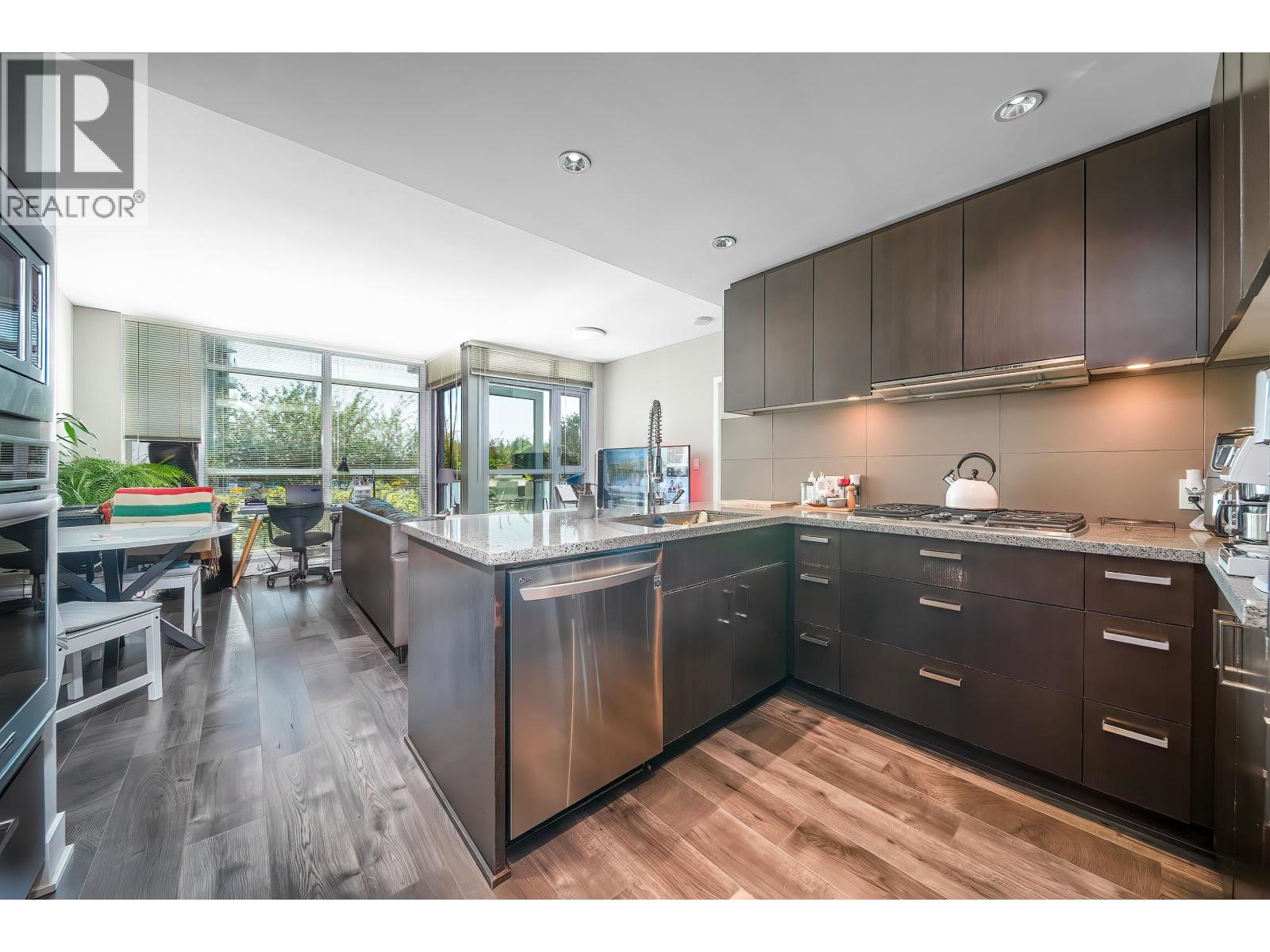 608 3008 Glen Drive, Coquitlam, British Columbia  V3B 0J5 - Photo 8 - R3060175