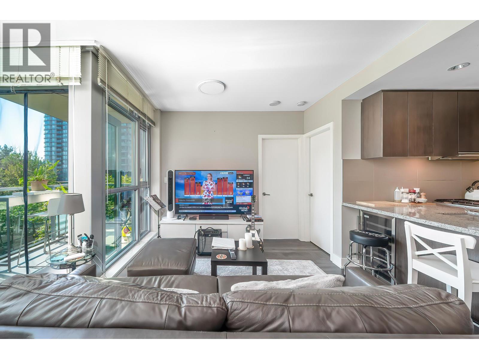 608 3008 Glen Drive, Coquitlam, British Columbia  V3B 0J5 - Photo 11 - R3060175