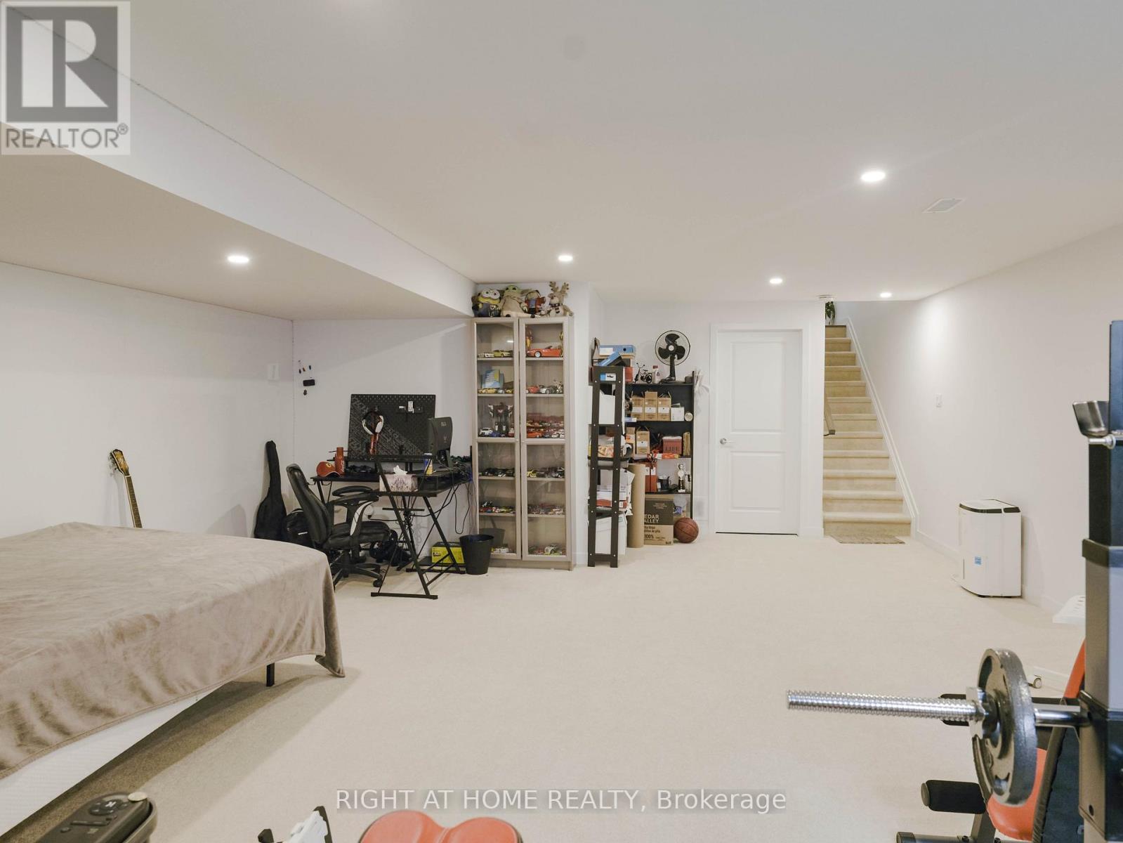 149 Wabikon Crescent, Ottawa, Ontario K1X 0H8 - Photo 38 - X12553574