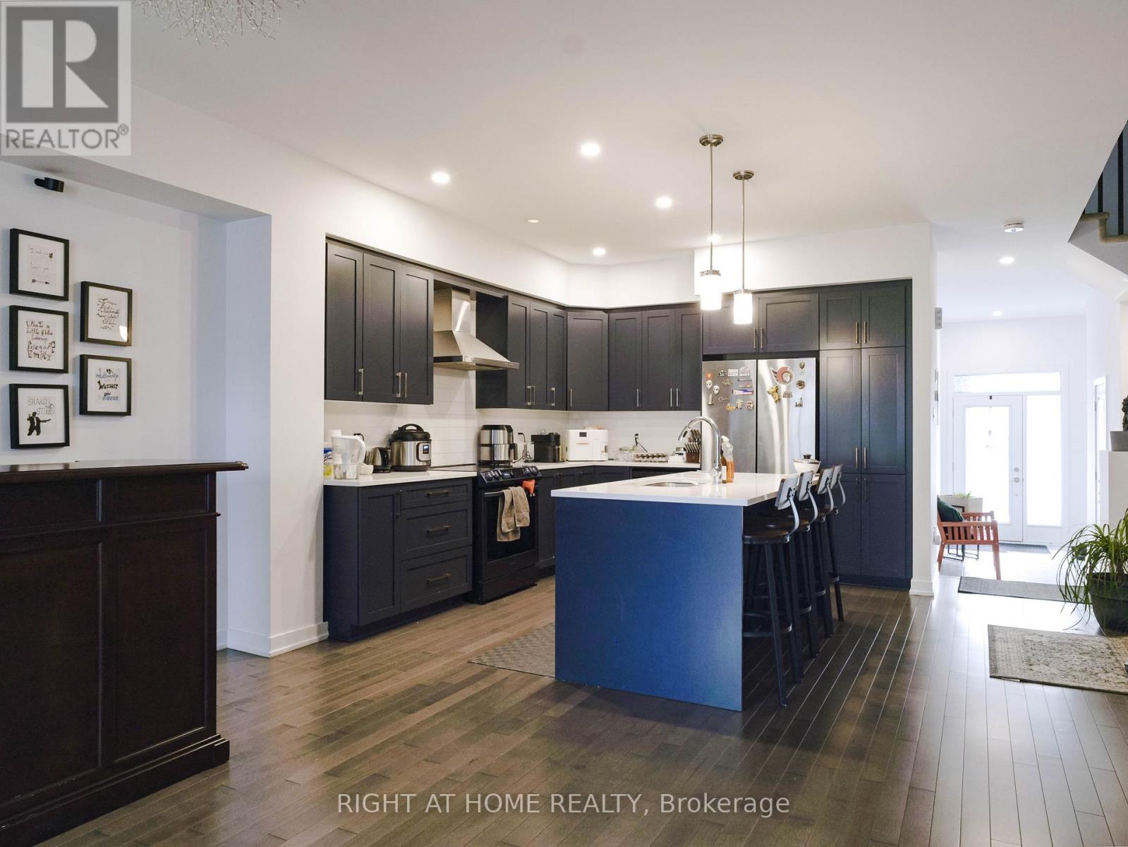 149 Wabikon Crescent, Ottawa, Ontario K1X 0H8 - Photo 6 - X12553574