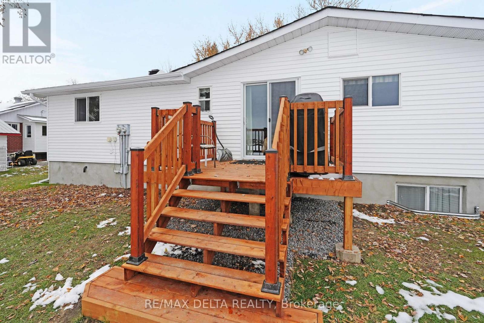 613 St Isidore Street, Casselman, Ontario  K0A 1M0 - Photo 33 - X12553580