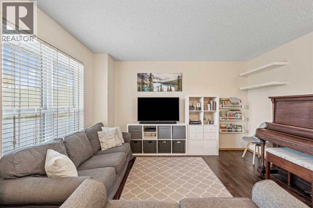 229 Hidden Hills Place Nw, Calgary, Alberta  T3A 6E3 - Photo 6 - A2260967