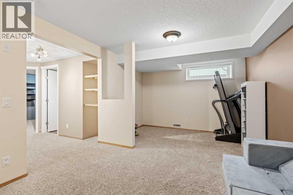 229 Hidden Hills Place Nw, Calgary, Alberta  T3A 6E3 - Photo 32 - A2260967