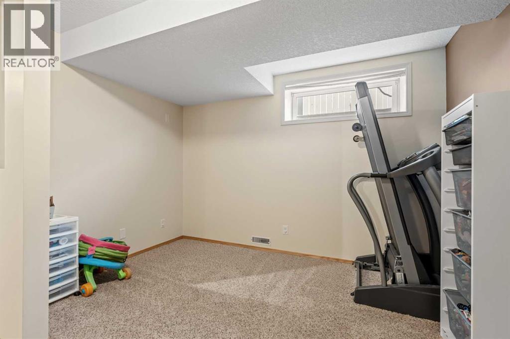 229 Hidden Hills Place Nw, Calgary, Alberta  T3A 6E3 - Photo 33 - A2260967