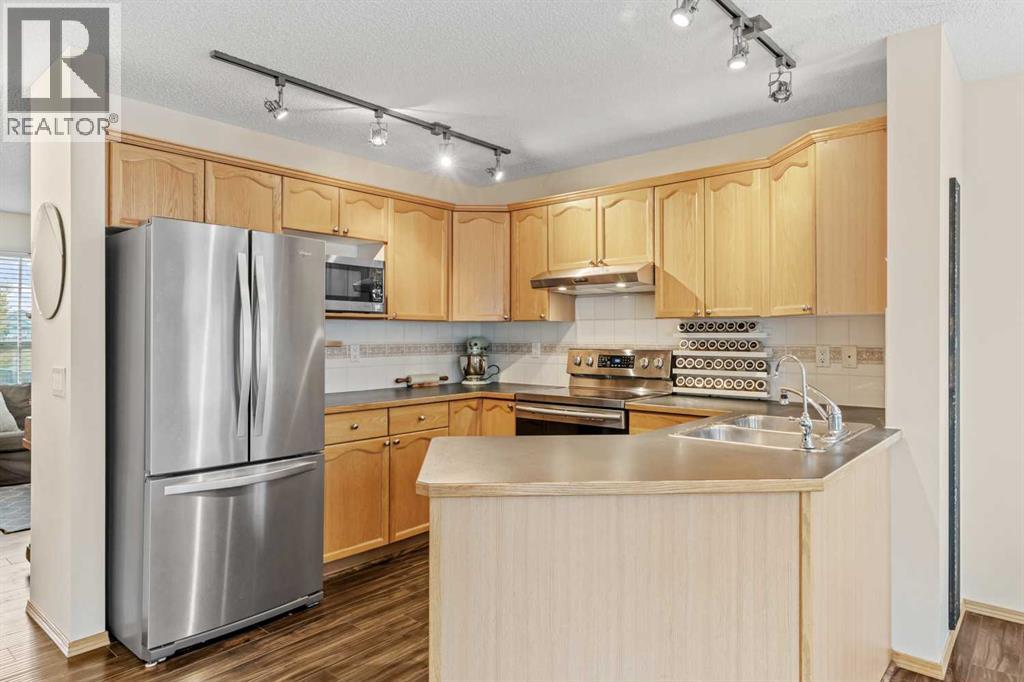 229 Hidden Hills Place Nw, Calgary, Alberta  T3A 6E3 - Photo 10 - A2260967