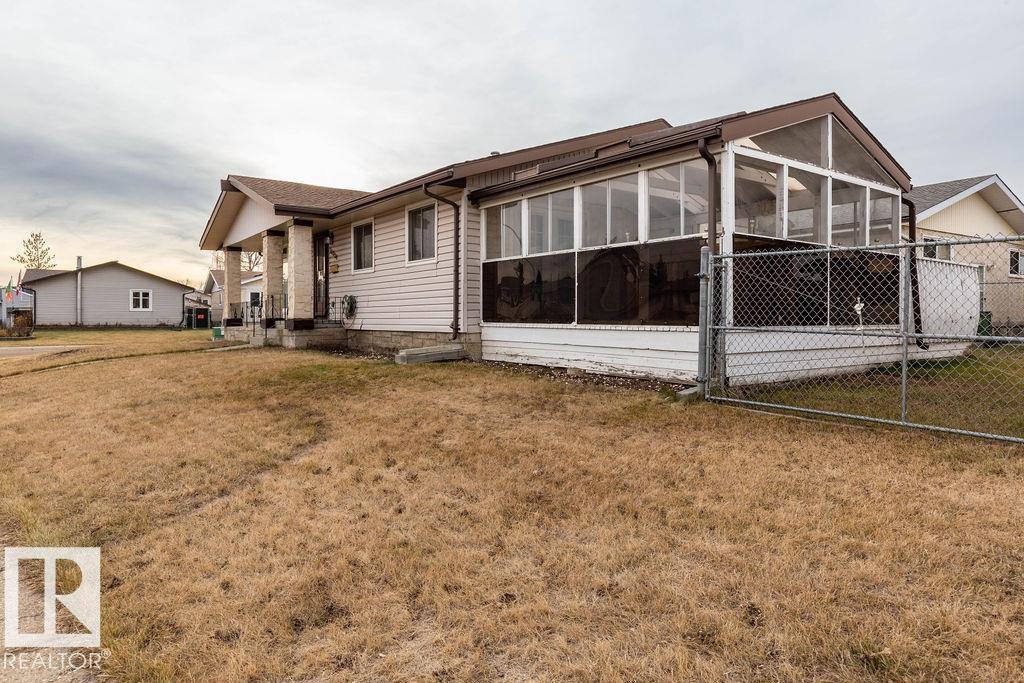 15224 117 St Nw, Edmonton, Alberta  T5X 1R5 - Photo 3 - E4466043