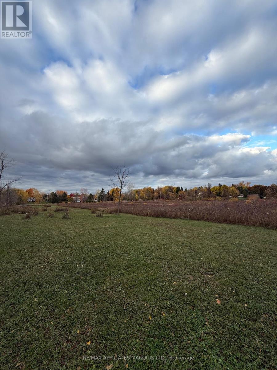 Na Tyotown Road, South Glengarry, Ontario K6H 7H9 - Photo 3 - X12553576