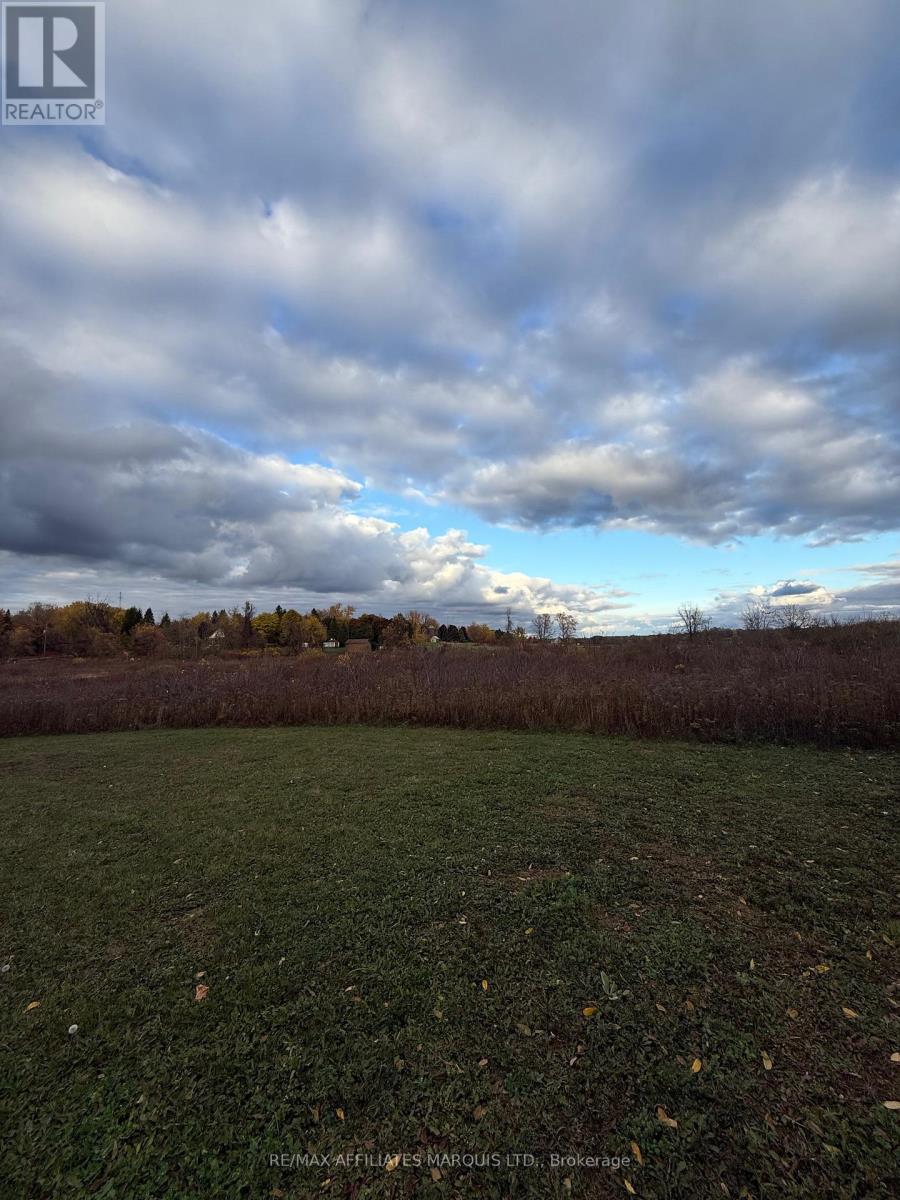 Na Tyotown Road, South Glengarry, Ontario K6H 7H9 - Photo 4 - X12553576