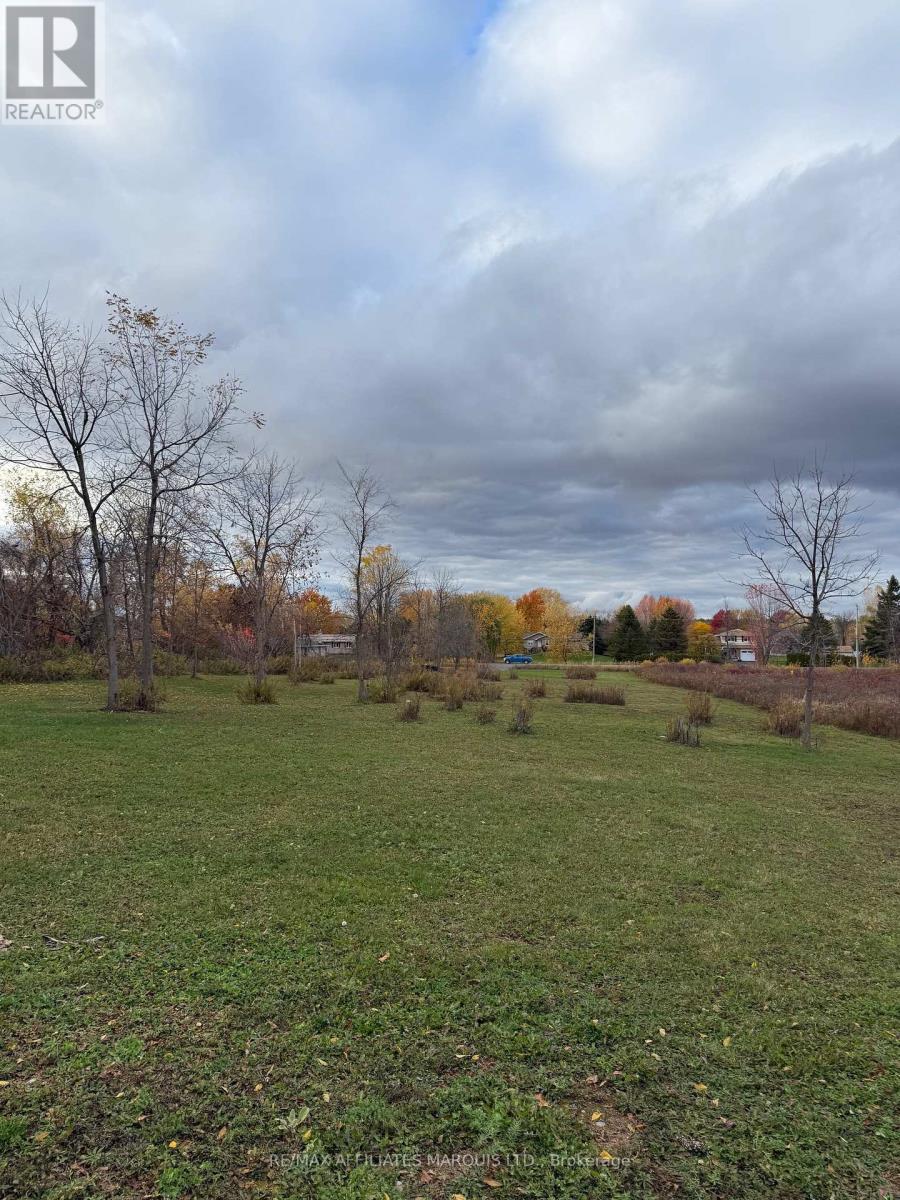 Na Tyotown Road, South Glengarry, Ontario K6H 7H9 - Photo 5 - X12553576