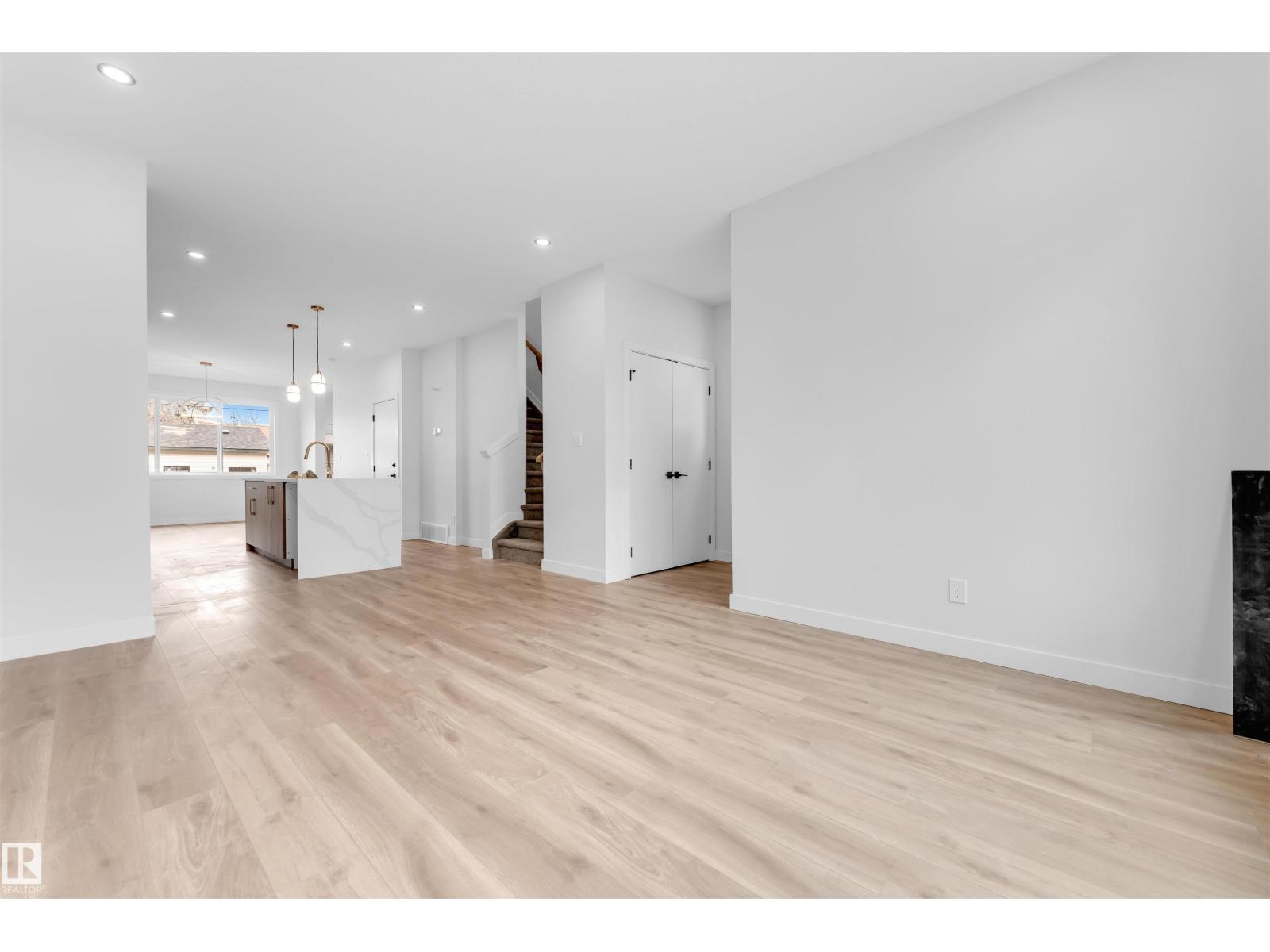 7934 77 Av Nw, Edmonton, Alberta  T6C 0K9 - Photo 8 - E4466041