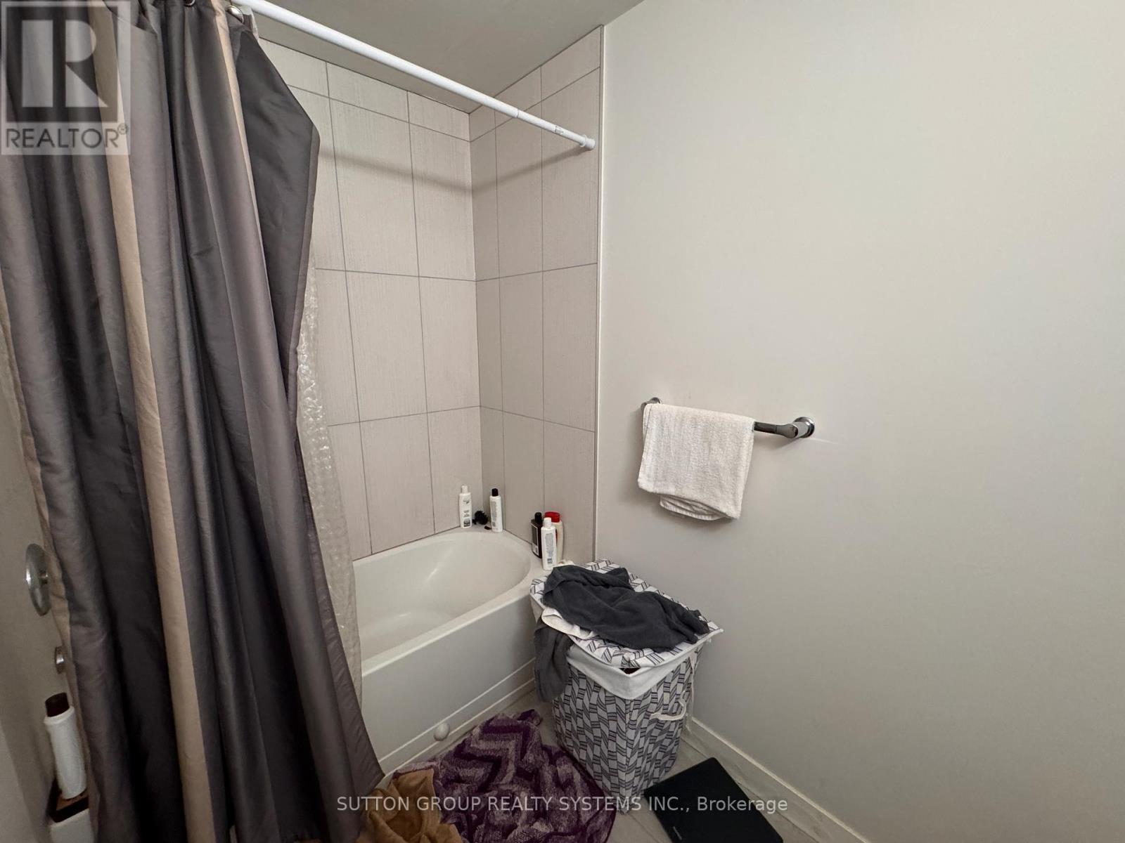 517 - 251 Helmlock Street, Waterloo, Ontario  N2L 0H2 - Photo 7 - X12553562